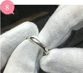 最終仕上げに研磨機を使ってピカピカに磨いていきます。